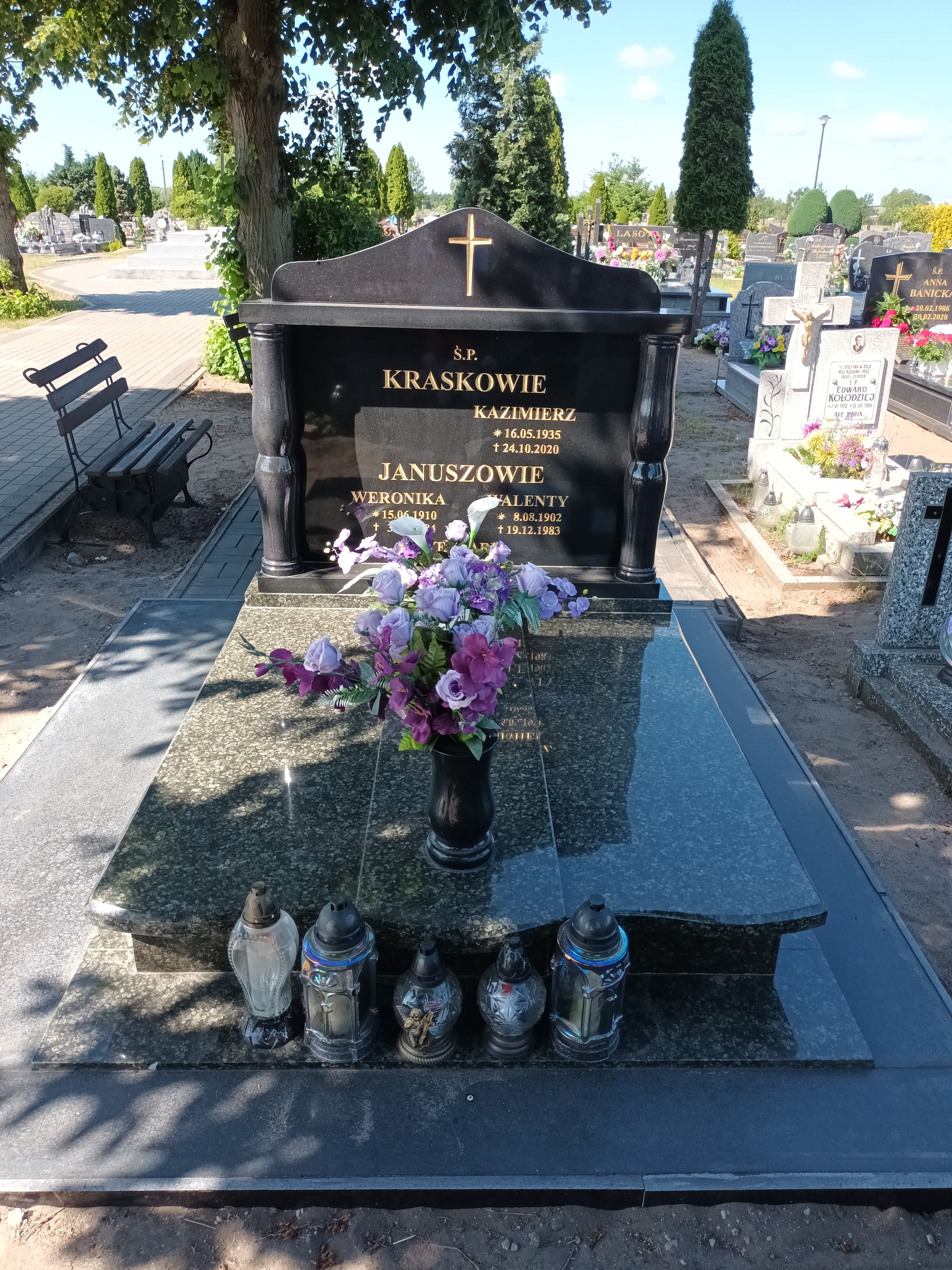 Grób Walenty Janusz